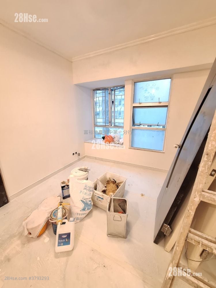 Tsuen King Garden Rental 3 Bedrooms 551 ft²