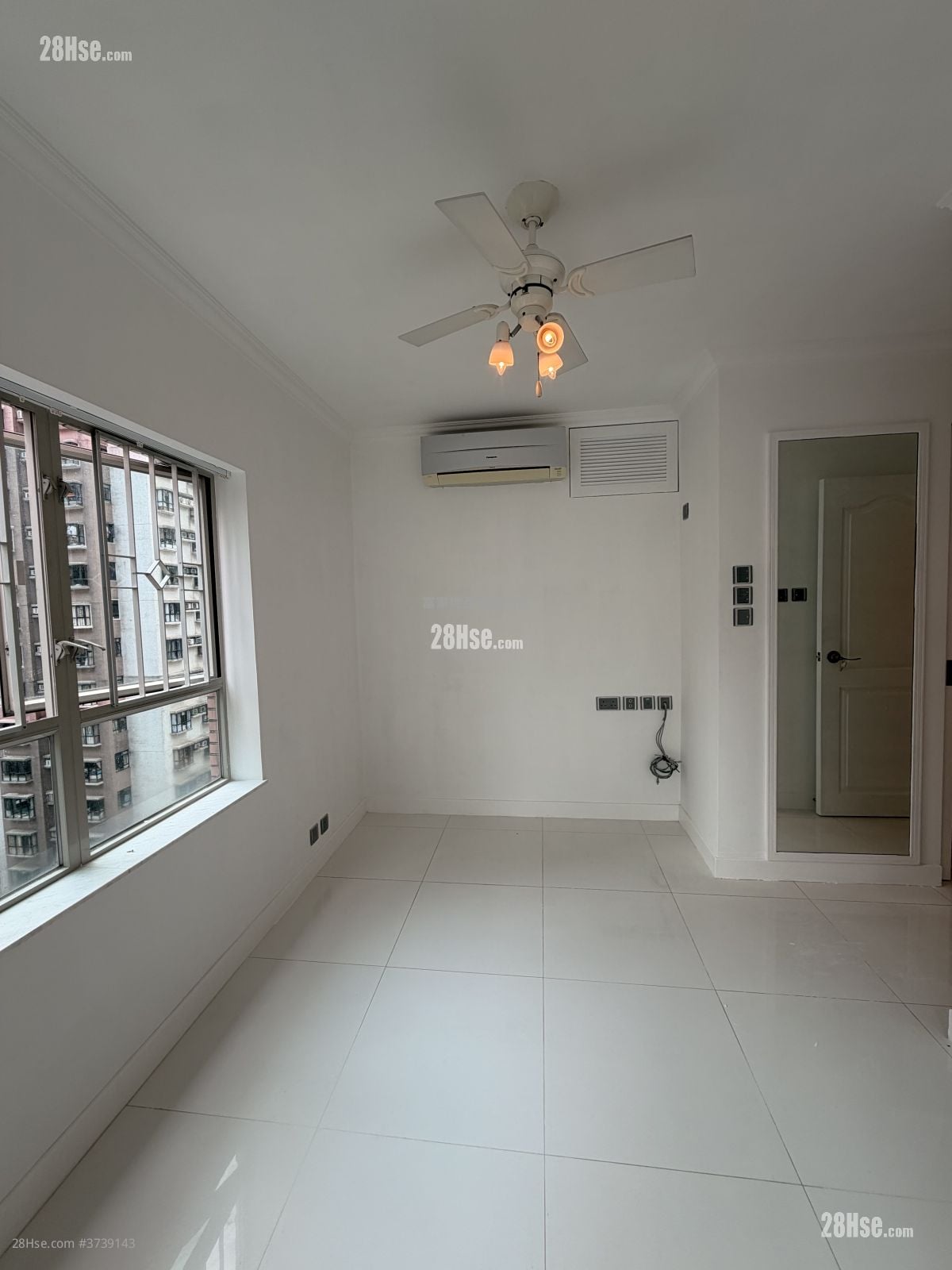 Island Place Sell 3 Bedrooms , 2 Bathrooms 746 ft²