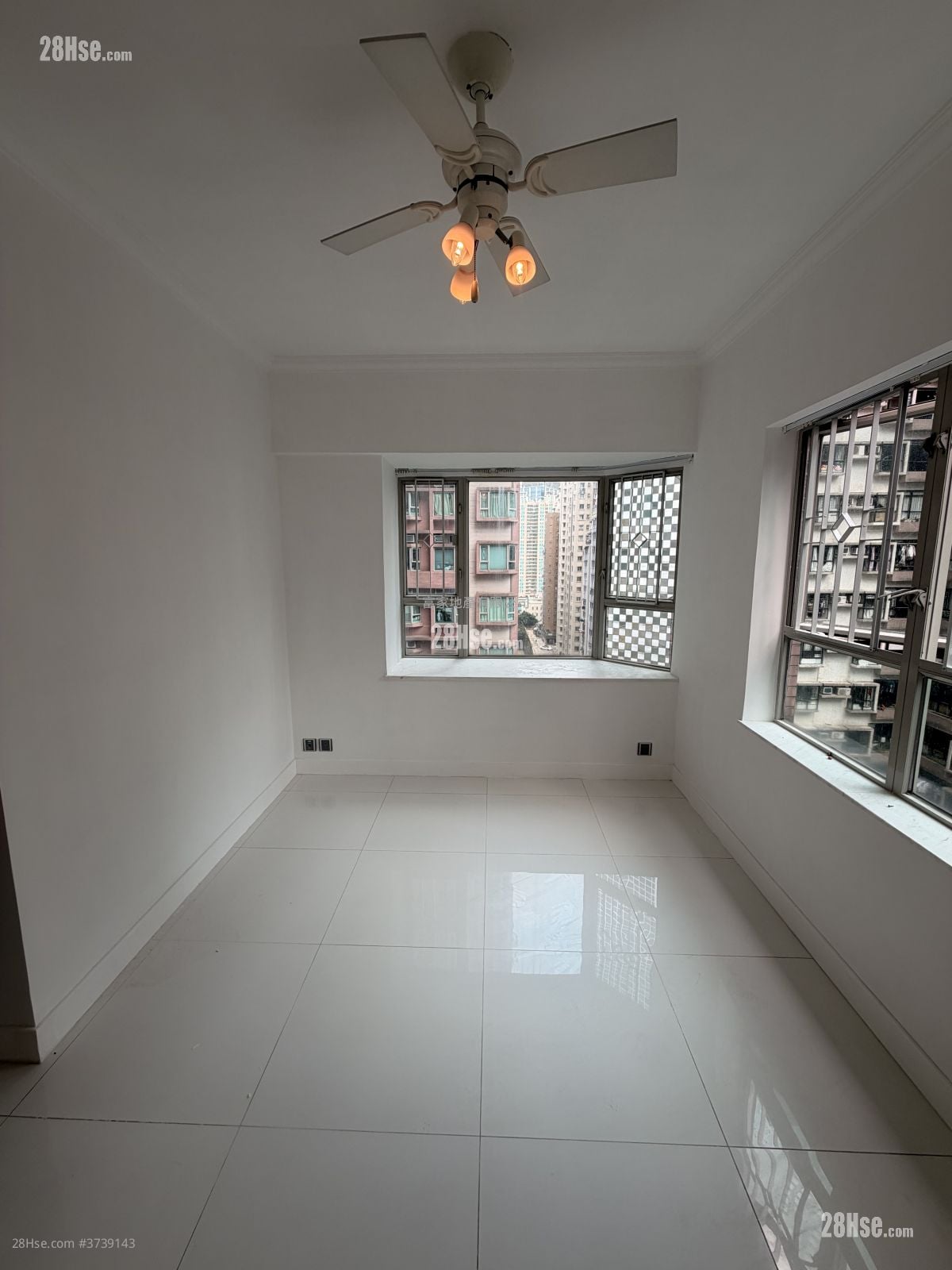 Island Place Sell 3 Bedrooms , 2 Bathrooms 746 ft²