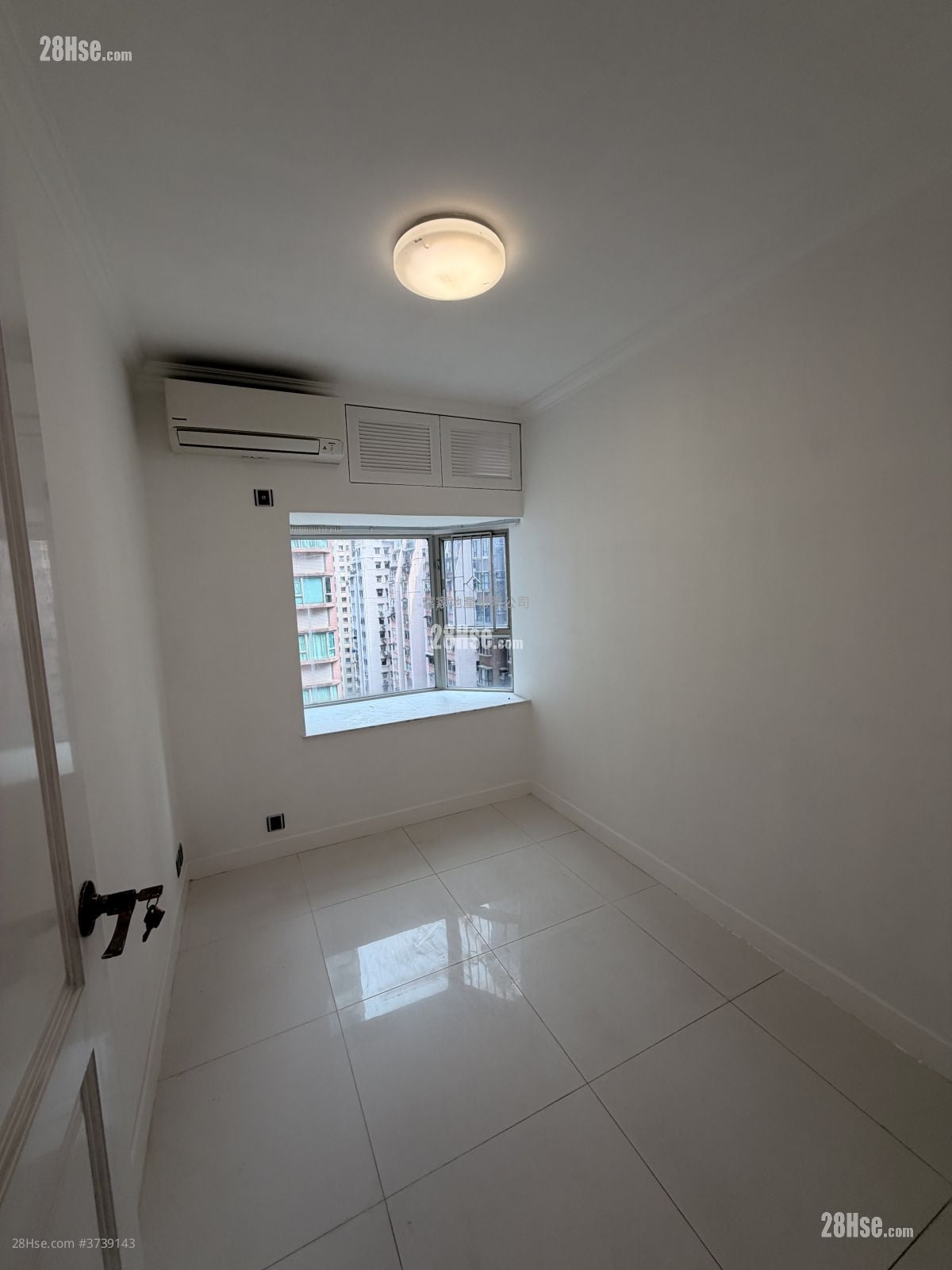 Island Place Sell 3 Bedrooms , 2 Bathrooms 746 ft²