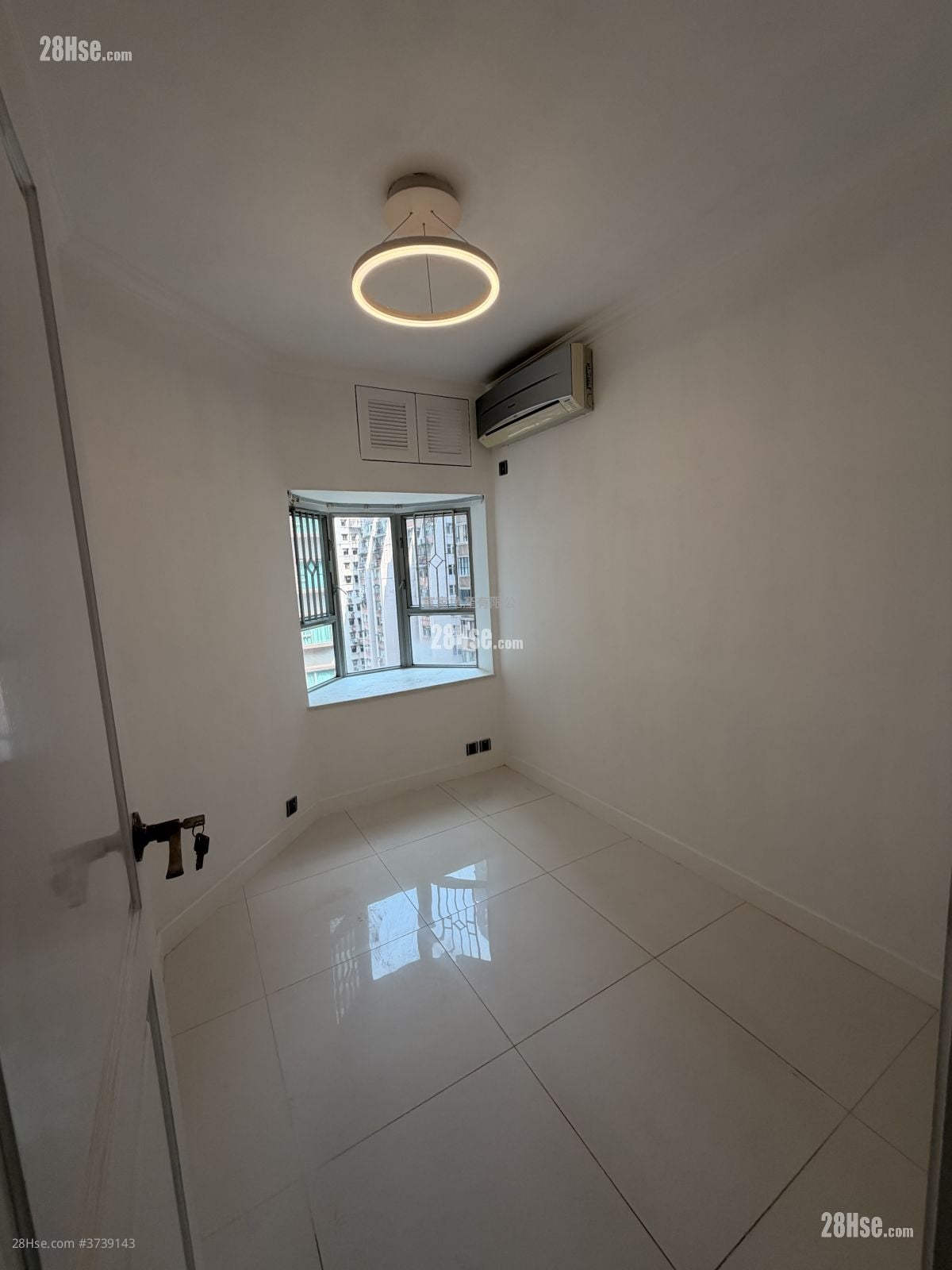 Island Place Sell 3 Bedrooms , 2 Bathrooms 746 ft²