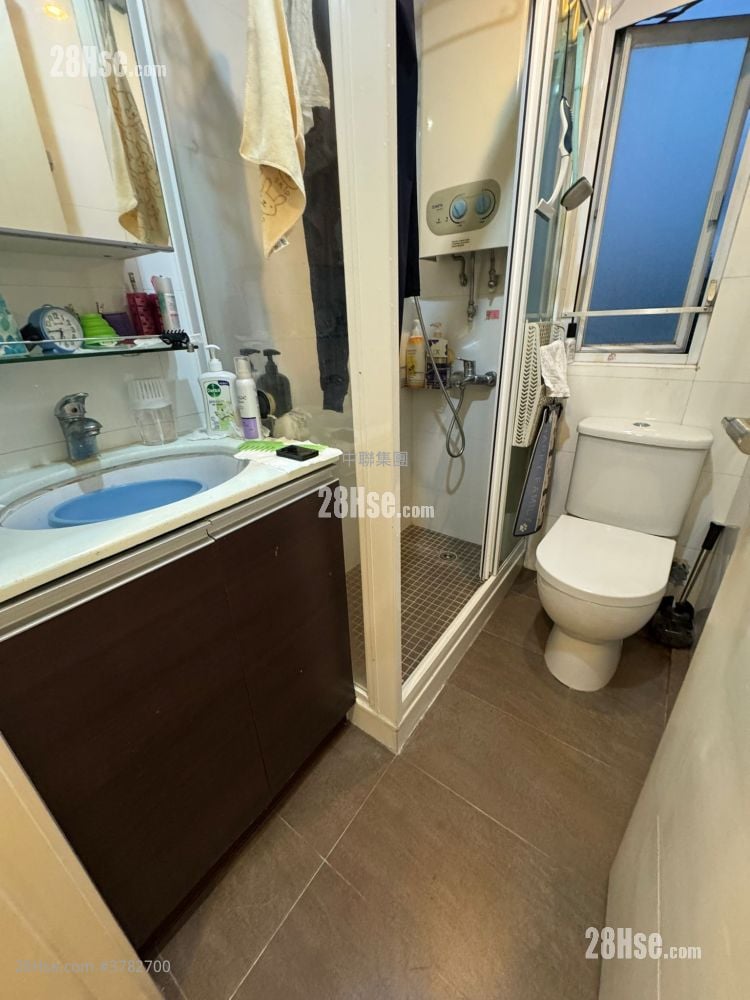 Yun Kai Building Sell 2 Bedrooms , 1 Bathroom 438 ft²