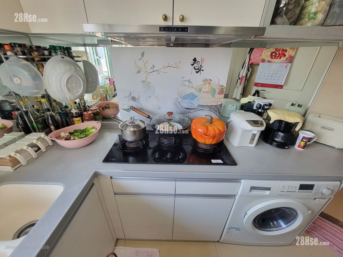 The Victoria Towers Sell 3 Bedrooms , 2 Bathrooms 817 ft²