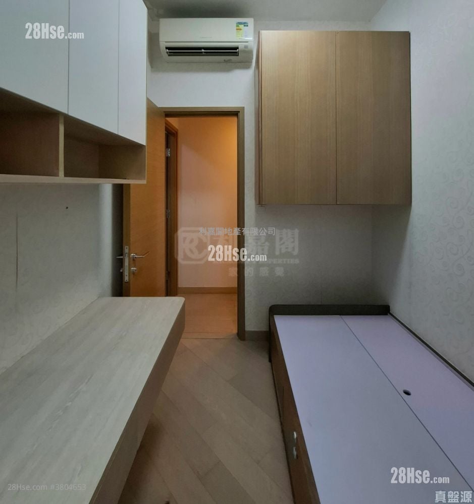 Century Link Sell 1 Bedroom , 1 Bathroom 379 ft²