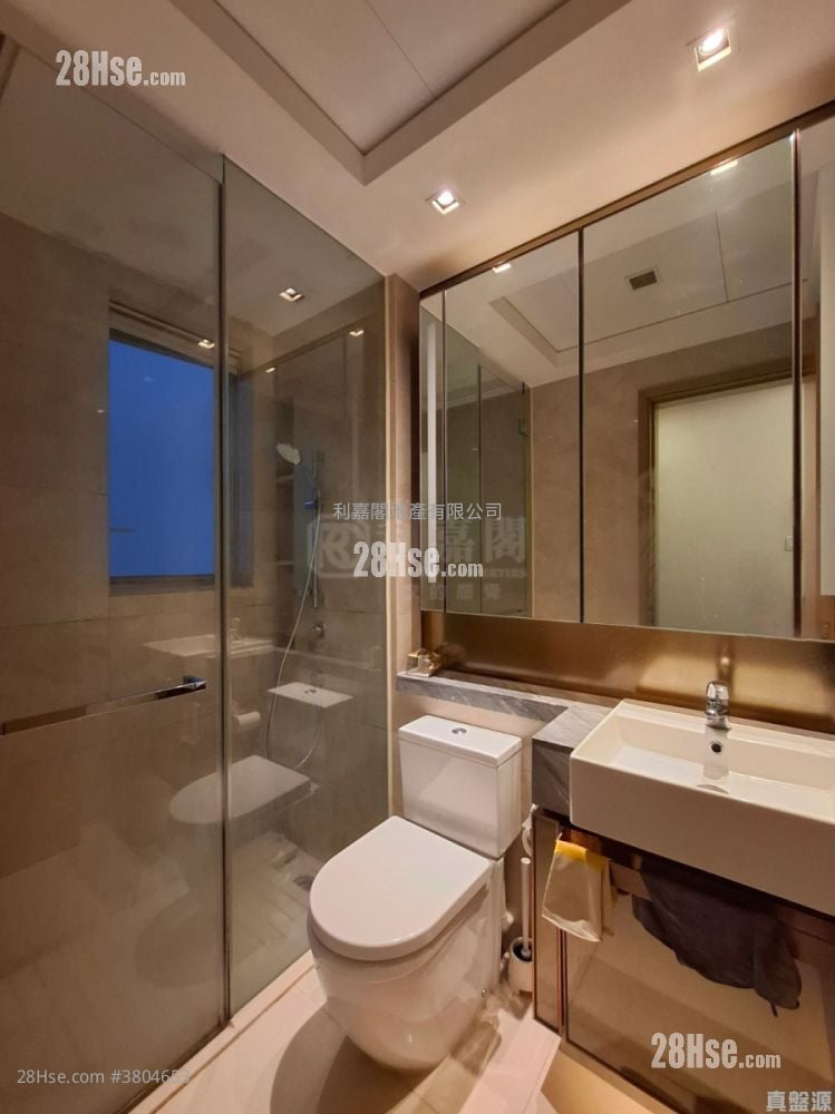 Century Link Sell 1 Bedroom , 1 Bathroom 379 ft²