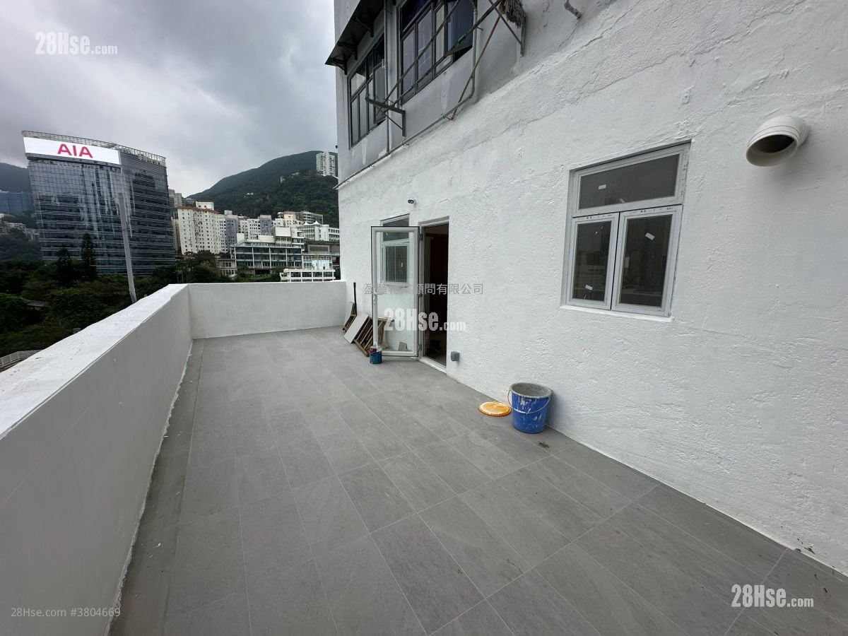 Wah To Building Sell 3 Bedrooms , 1 Bathroom 492 ft²