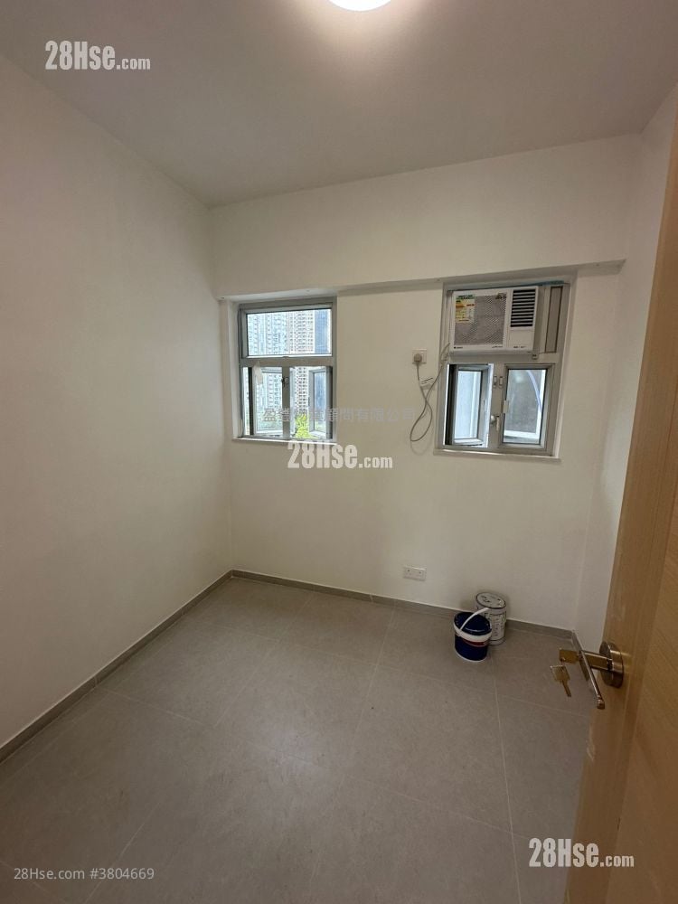 Wah To Building Sell 3 Bedrooms , 1 Bathroom 492 ft²