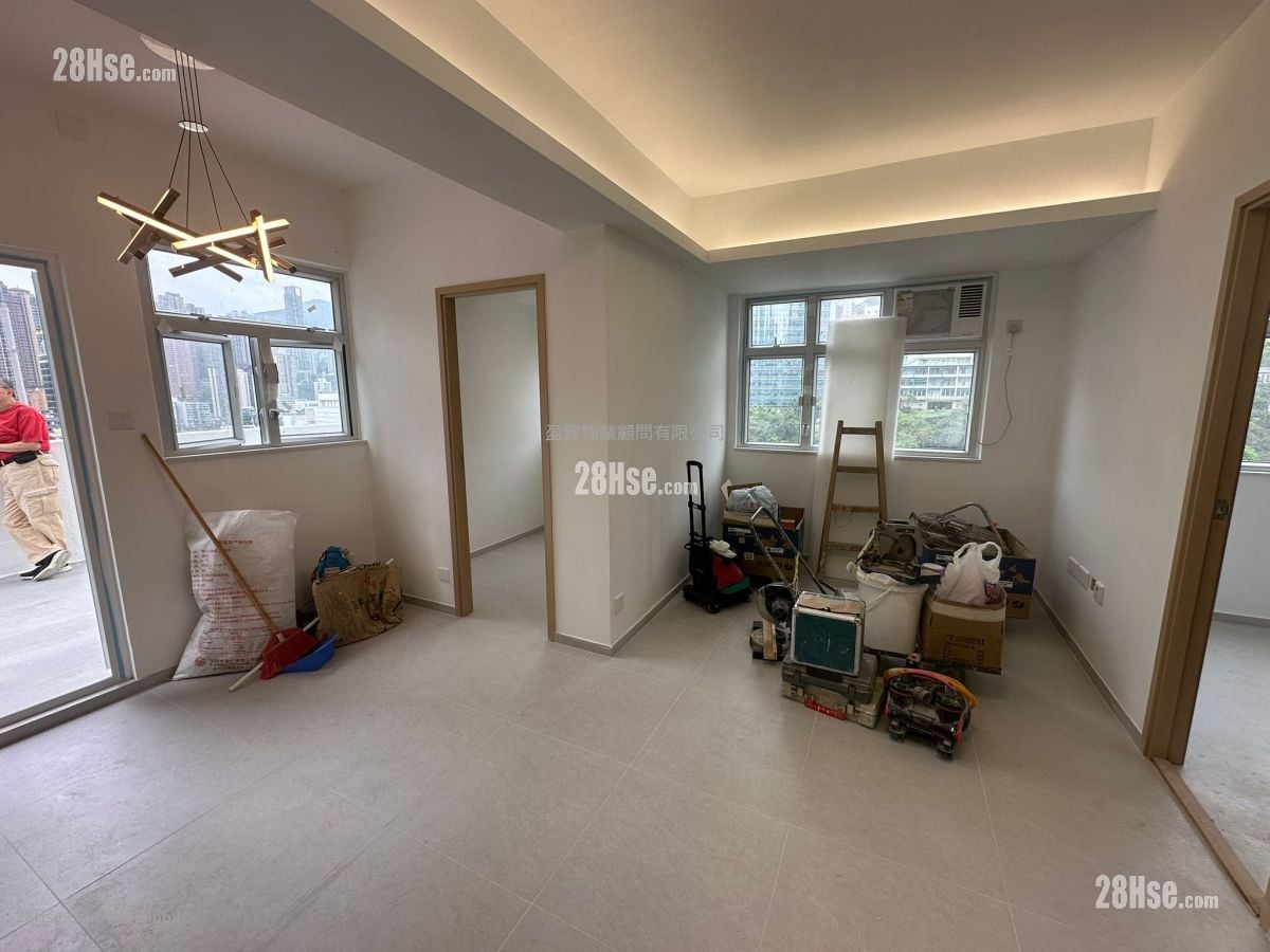Wah To Building Sell 3 Bedrooms , 1 Bathroom 492 ft²