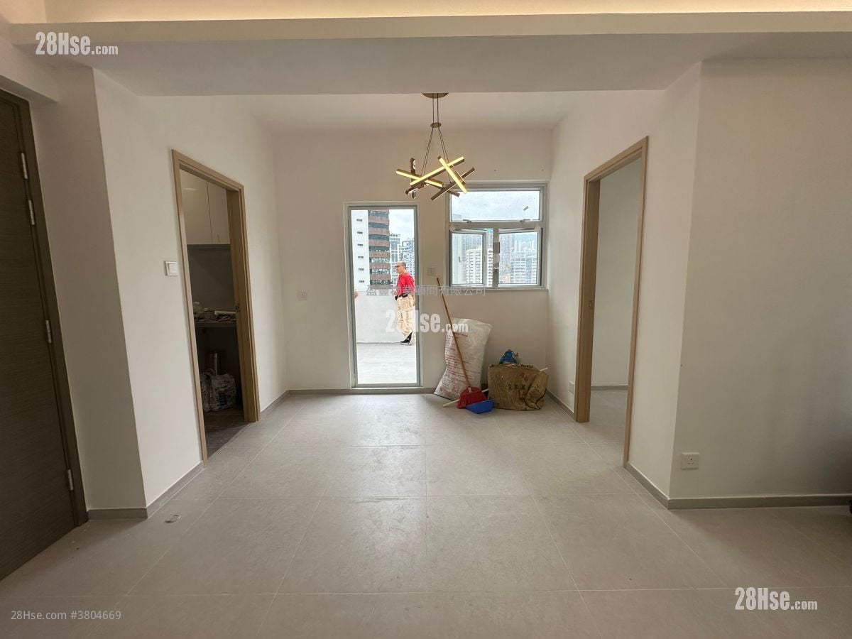 Wah To Building Sell 3 Bedrooms , 1 Bathroom 492 ft²