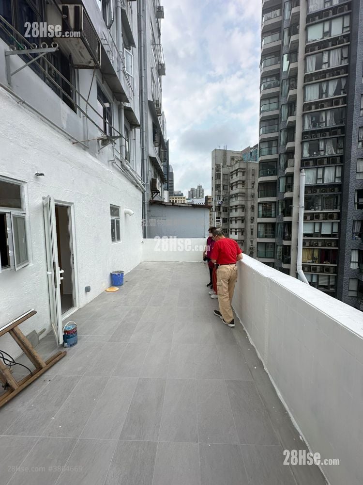 Wah To Building Sell 3 Bedrooms , 1 Bathroom 492 ft²