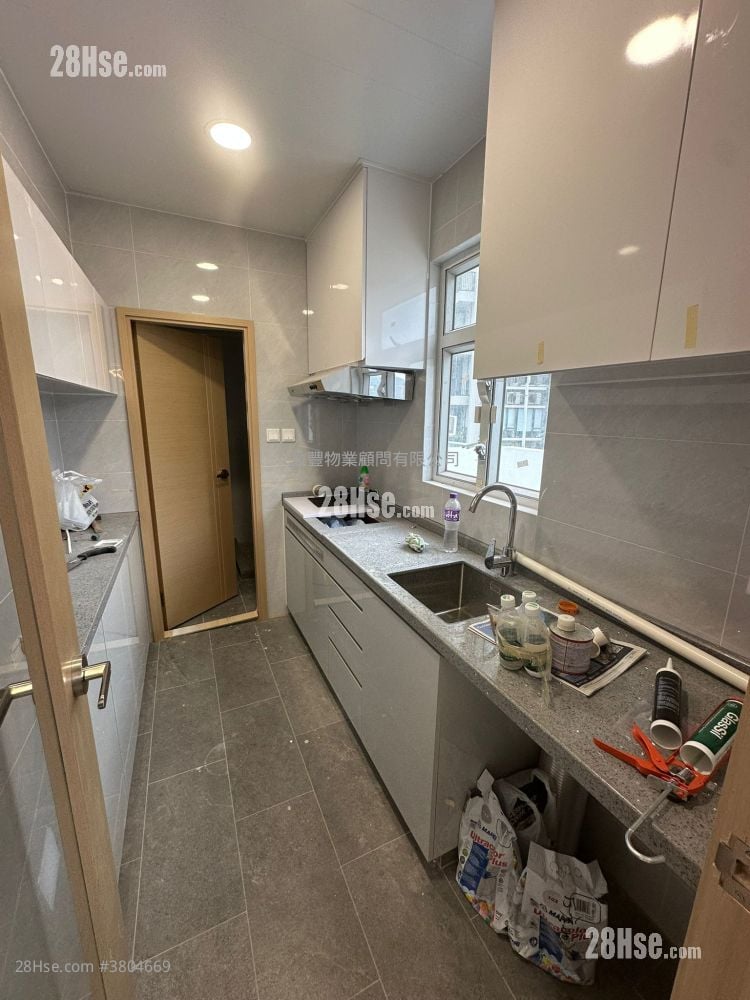 Wah To Building Sell 3 Bedrooms , 1 Bathroom 492 ft²