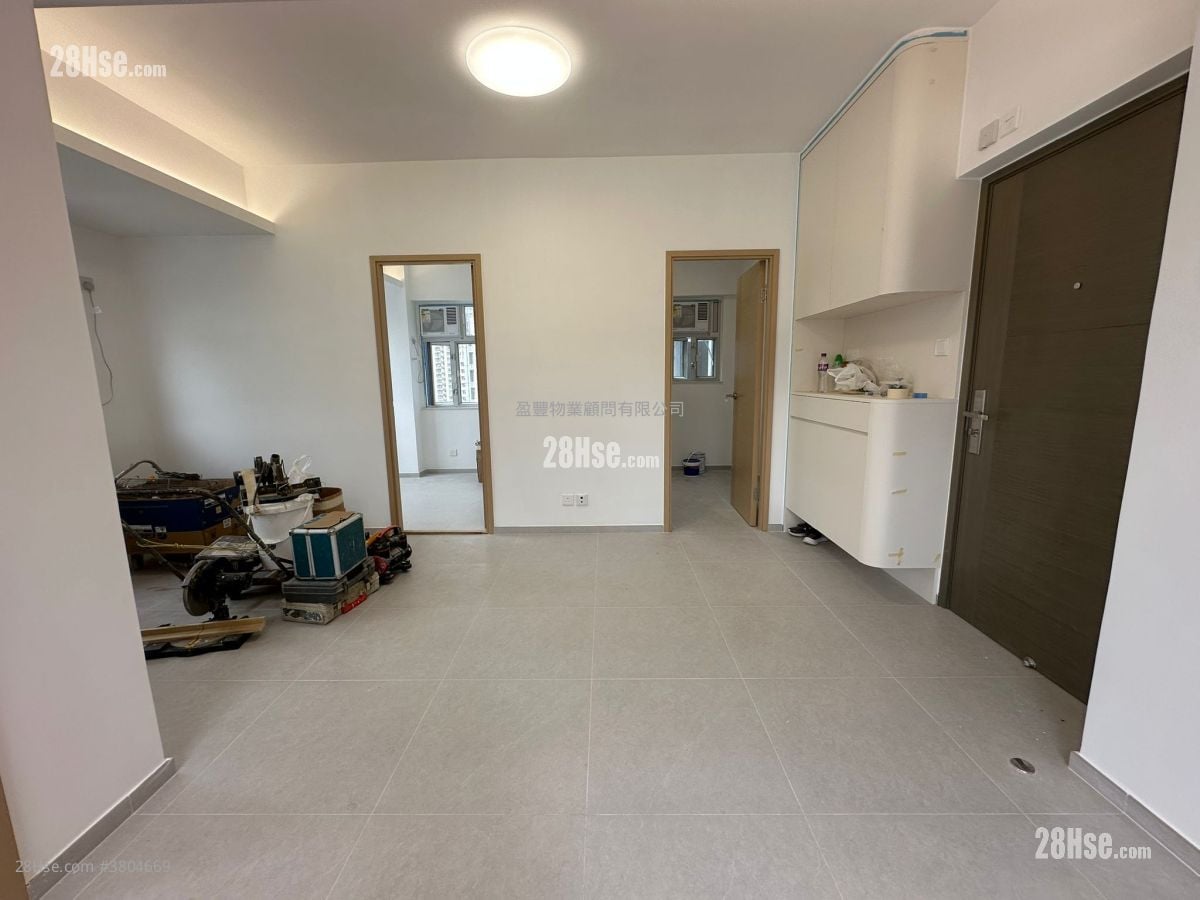 Wah To Building Sell 3 Bedrooms , 1 Bathroom 492 ft²