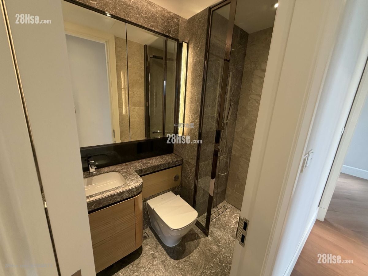 Eden Manor Rental 1,046 ft²