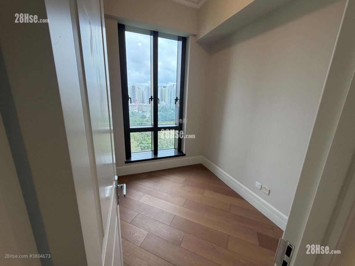 Eden Manor Rental 1,046 ft²