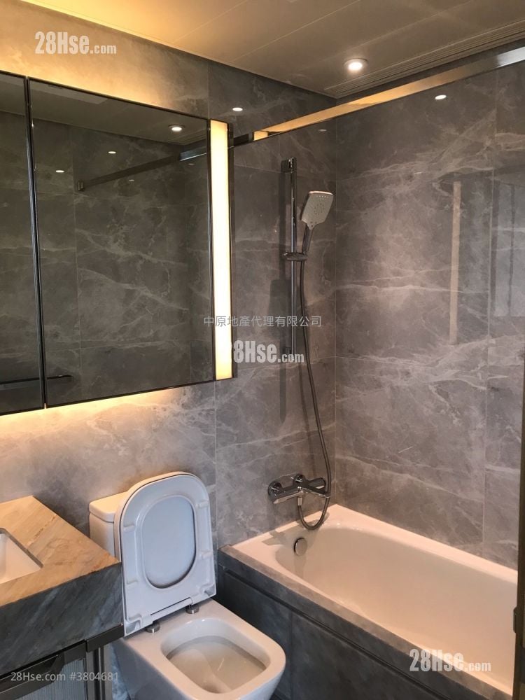 bathroom: Malibu Sell 3 Bedrooms , 2 Bathrooms 800 ft²