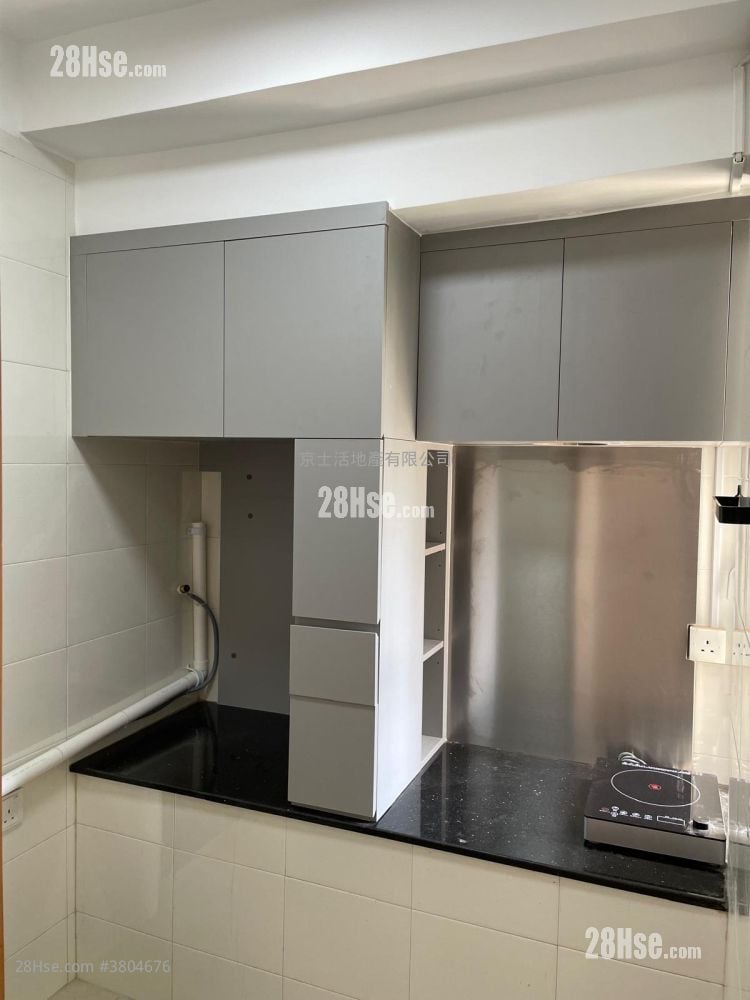 Hilton Plaza Rental 283 ft²