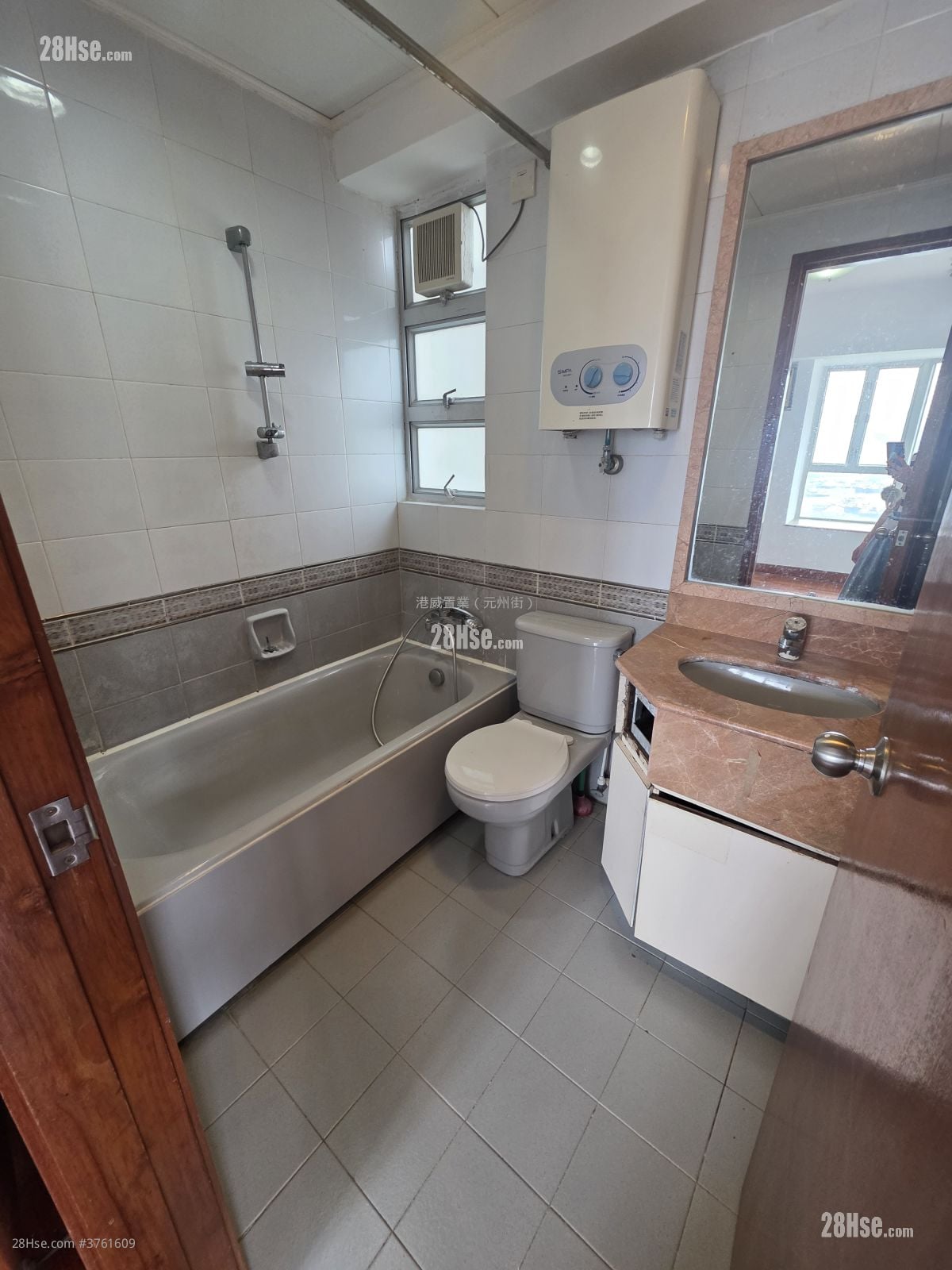 悦海华庭 售盘 3 房 , 2 浴室 527 平方尺