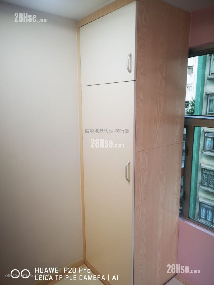 Kar Wan Building Sell 1 Bedroom , 1 Bathroom 153 ft²