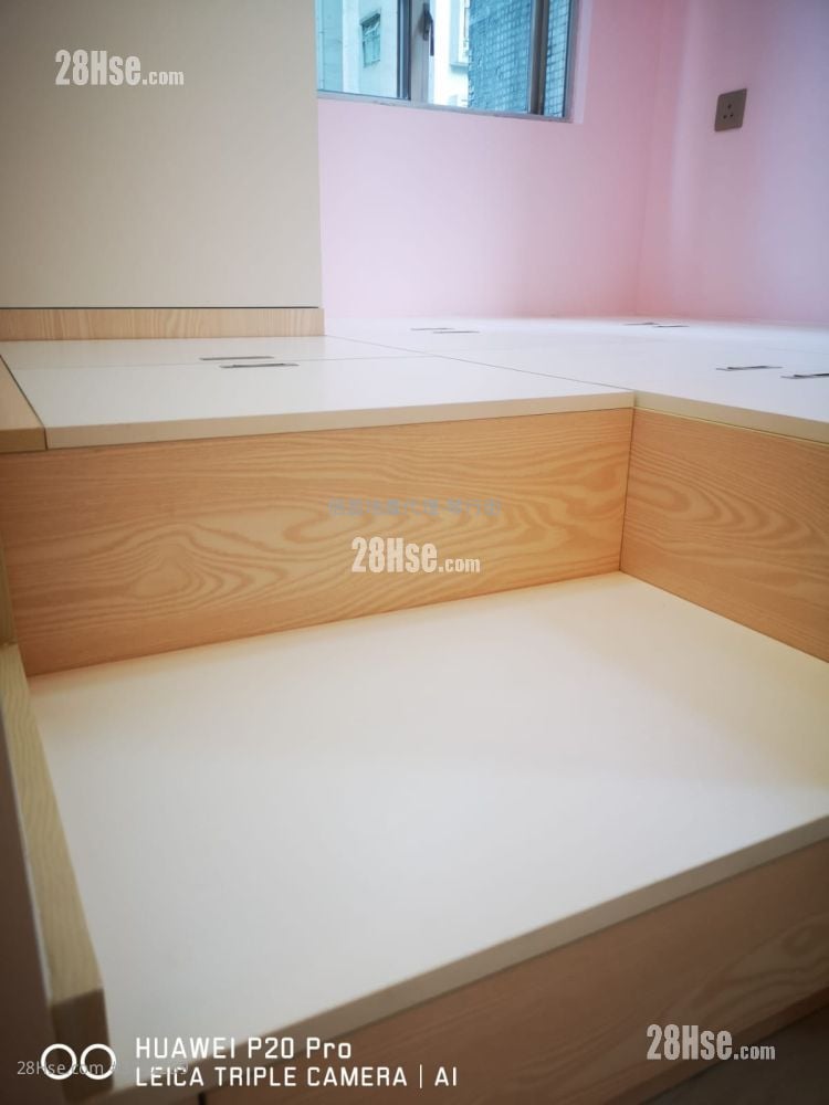 Kar Wan Building Sell 1 Bedroom , 1 Bathroom 153 ft²