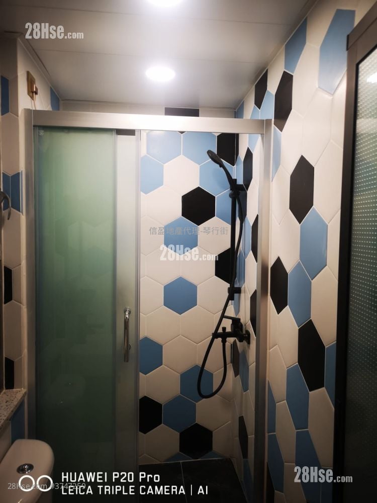 Kar Wan Building Sell 1 Bedroom , 1 Bathroom 153 ft²