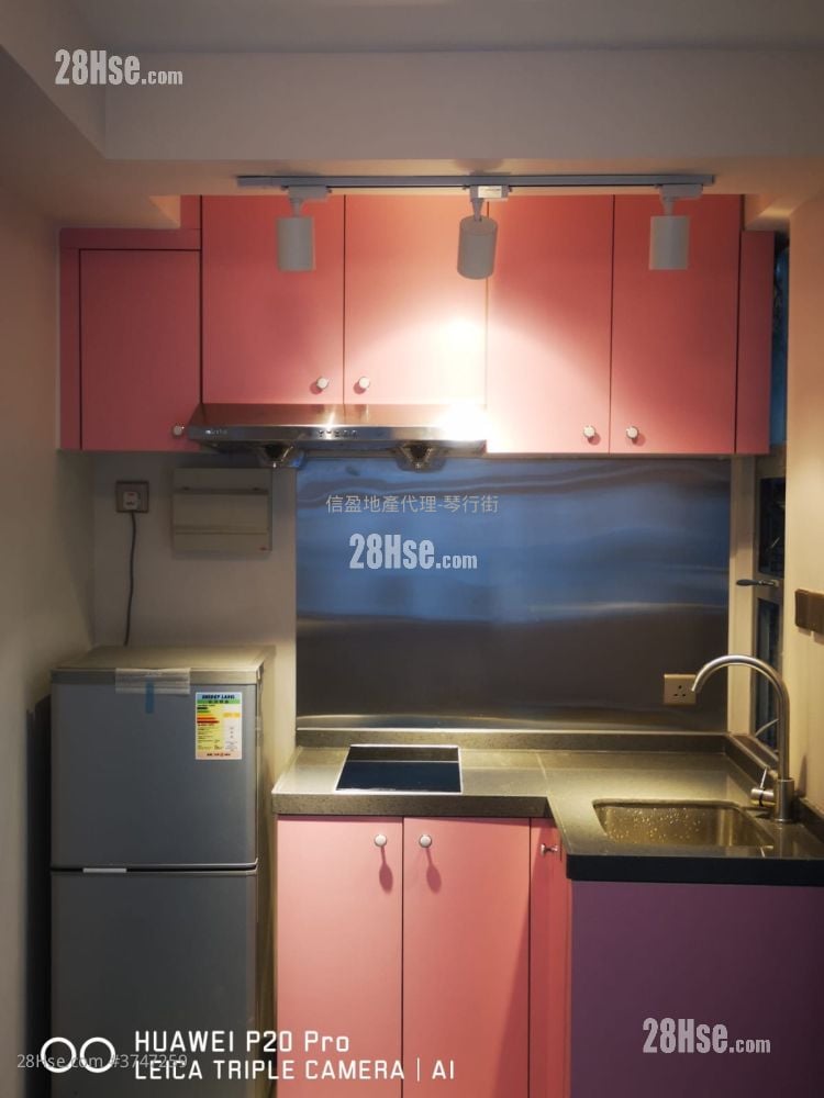 Kar Wan Building Sell 1 Bedroom , 1 Bathroom 153 ft²