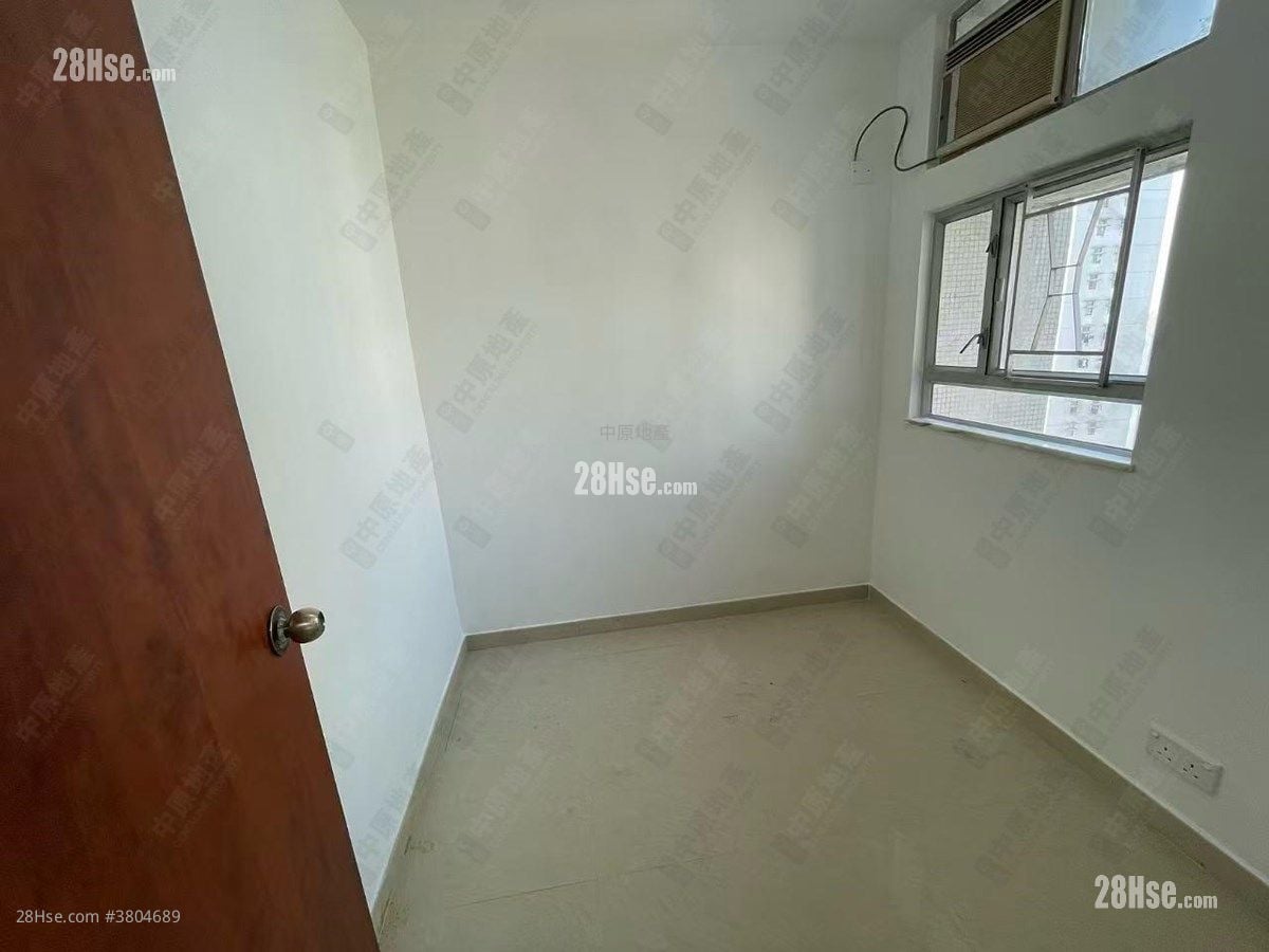 Siu Lun Court Sell 2 Bedrooms , 1 Bathroom 401 ft²