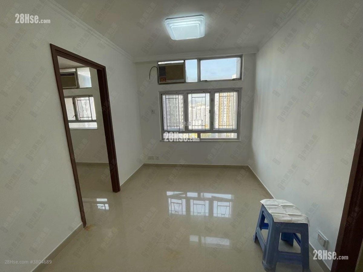 Siu Lun Court Sell 2 Bedrooms , 1 Bathroom 401 ft²