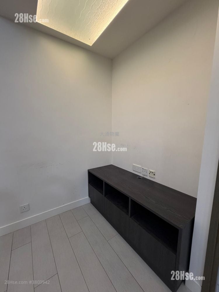 Sun Lee Building Rental 2 Bedrooms , 1 Bathroom 280 ft²