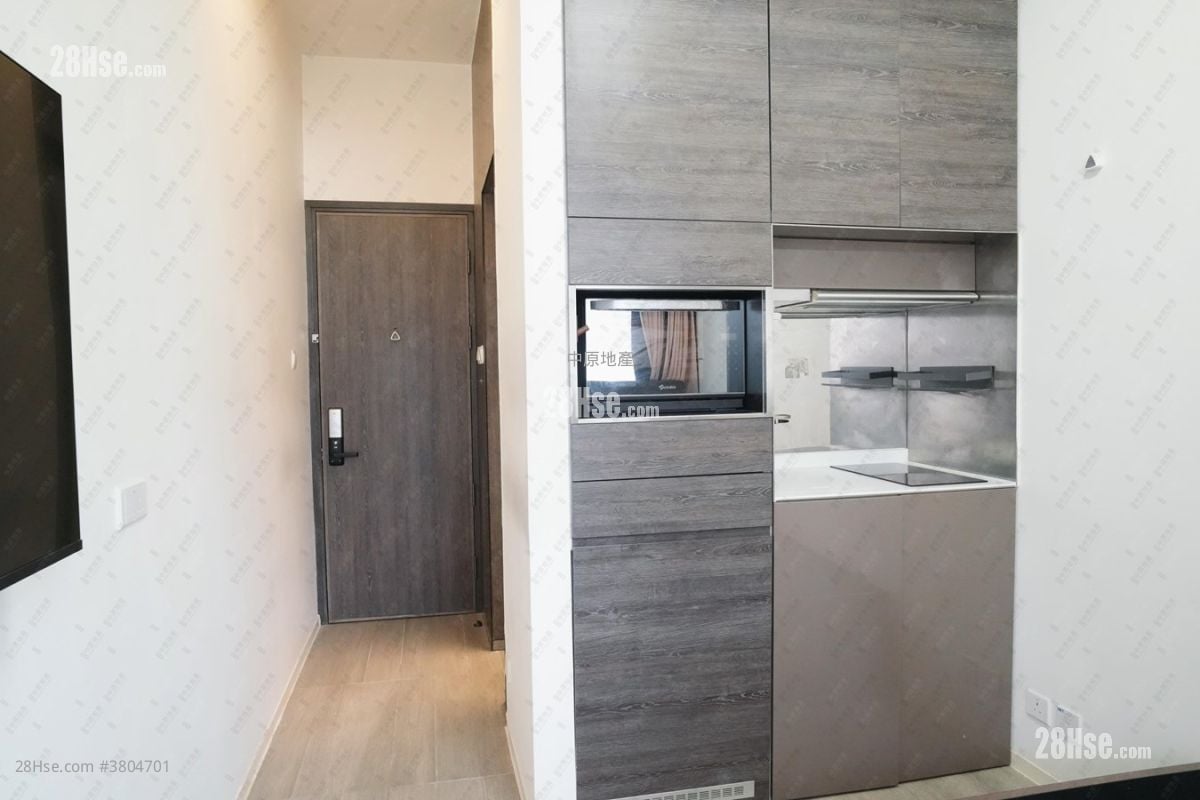 T Plus Sell Studio , 1 Bathroom 168 ft²