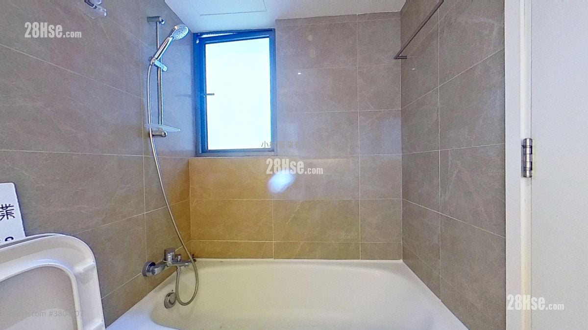 浴室: 宝华阁 租盘 3 房 , 2 浴室 898 平方尺