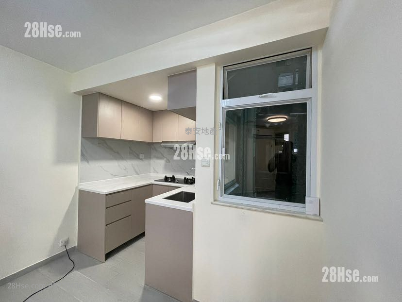 Luna Court Sell 2 Bedrooms , 1 Bathroom