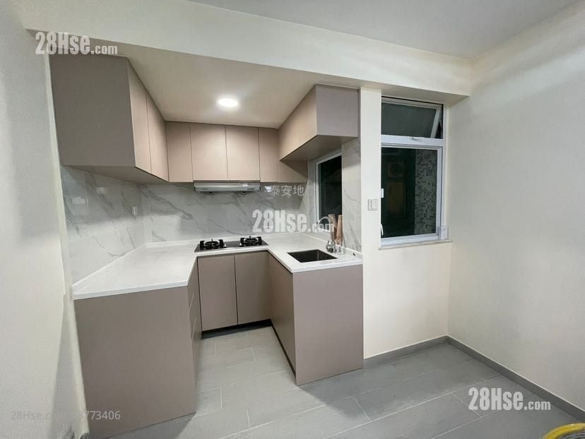 Luna Court Sell 2 Bedrooms , 1 Bathroom