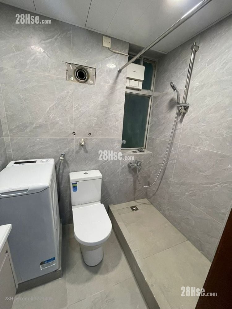 Luna Court Sell 2 Bedrooms , 1 Bathroom