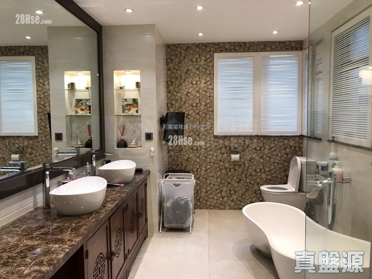 The Waterfront Sell 3 Bedrooms , 2 Bathrooms 1,592 ft²