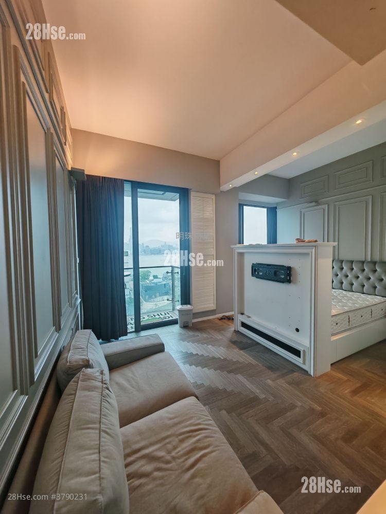 The Gloucester Rental Studio , 1 Bathroom 368 ft²