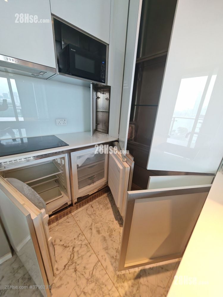 The Gloucester Rental Studio , 1 Bathroom 368 ft²