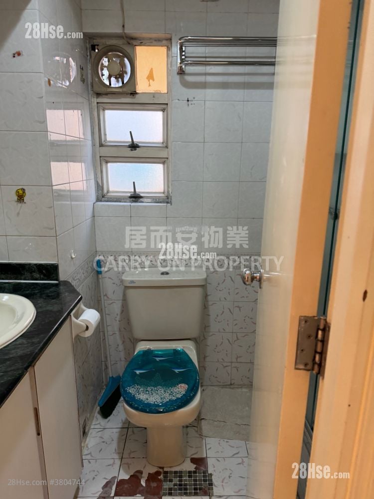 Waterside Plaza Sell 3 Bedrooms , 1 Bathroom 547 ft²