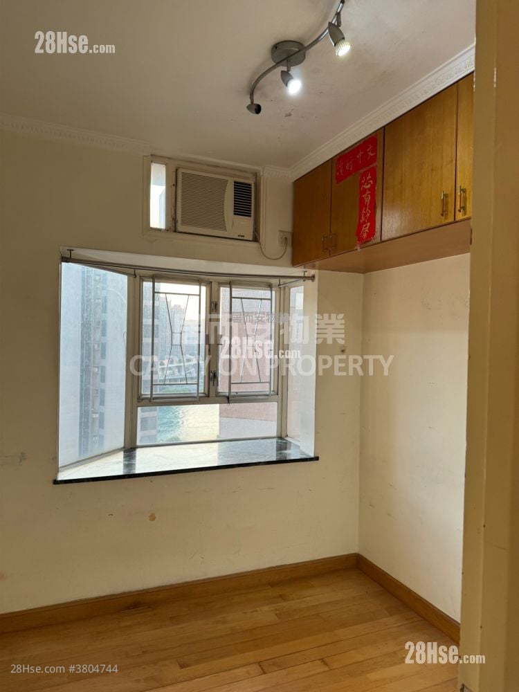 Waterside Plaza Sell 3 Bedrooms , 1 Bathroom 547 ft²