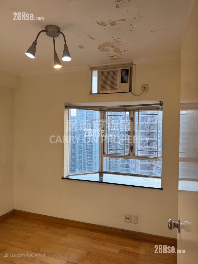 Waterside Plaza Sell 3 Bedrooms , 1 Bathroom 547 ft²