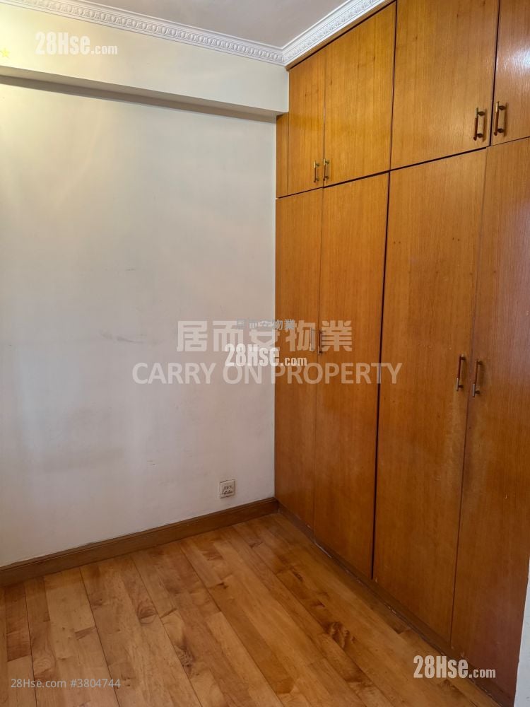 Waterside Plaza Sell 3 Bedrooms , 1 Bathroom 547 ft²