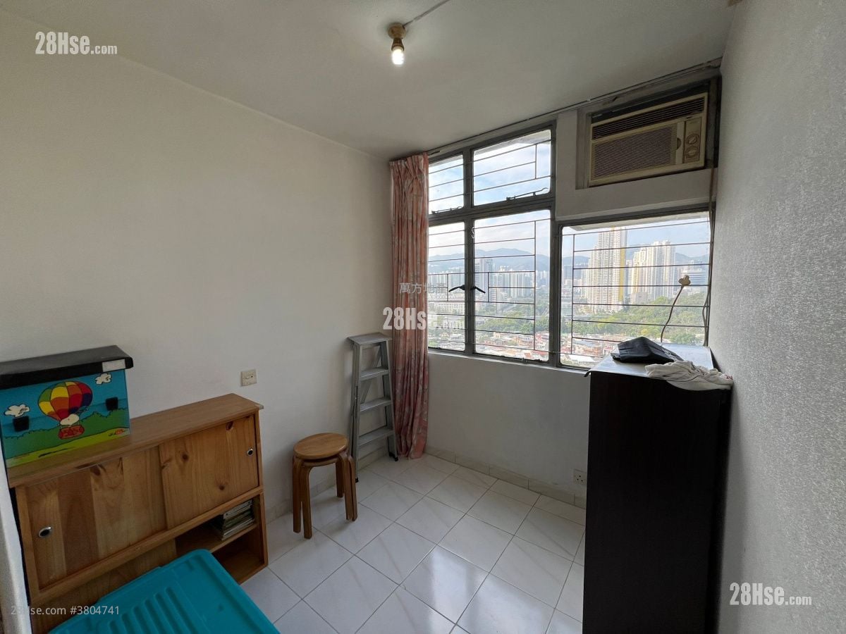 Kwong Yuen Estate Sell 3 Bedrooms , 1 Bathroom 485 ft²