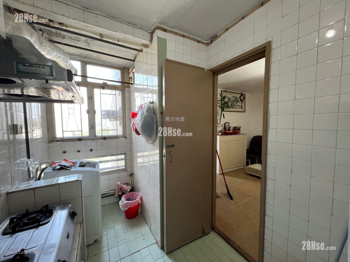 Kwong Yuen Estate Sell 3 Bedrooms , 1 Bathroom 485 ft²