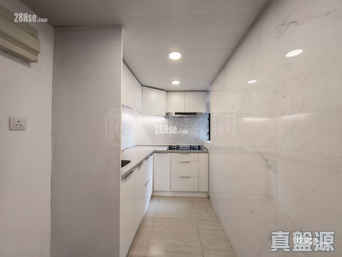 Sun Yuen Long Centre Sell 2 Bedrooms , 1 Bathroom 466 ft²