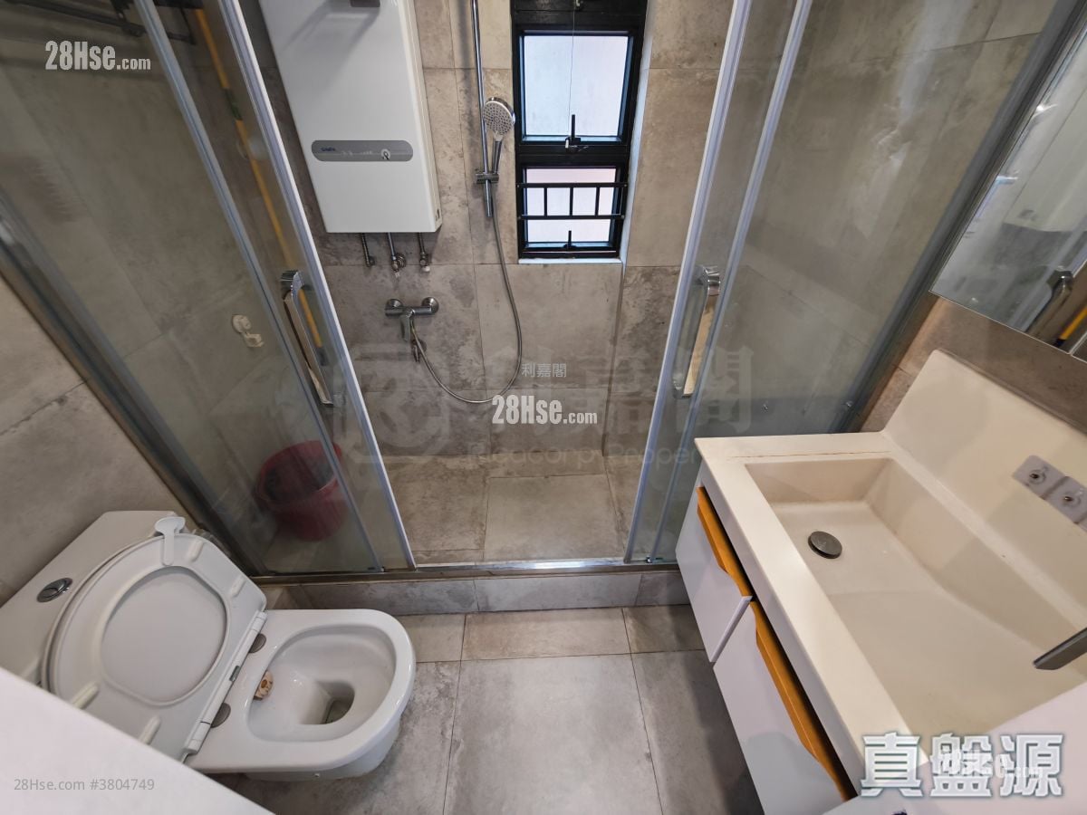 Sun Yuen Long Centre Sell 2 Bedrooms , 1 Bathroom 466 ft²