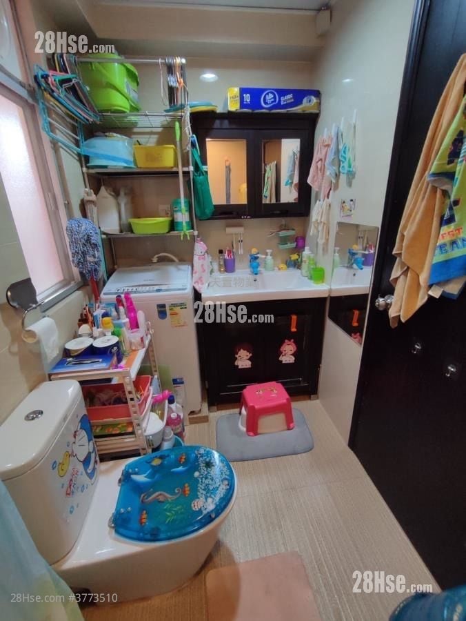 Treasure Court Sell 3 Bedrooms , 1 Bathroom 594 ft²