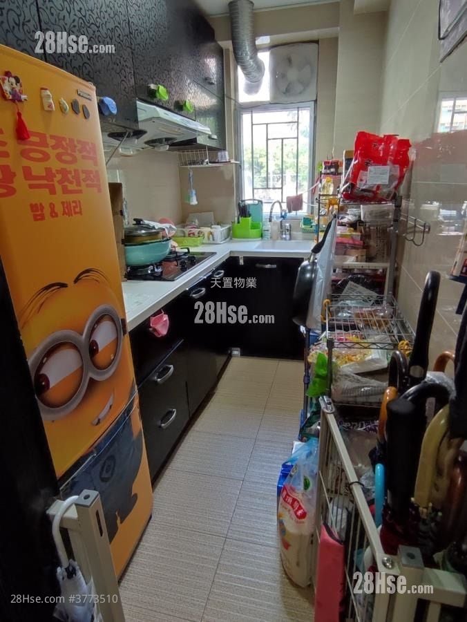 Treasure Court Sell 3 Bedrooms , 1 Bathroom 594 ft²