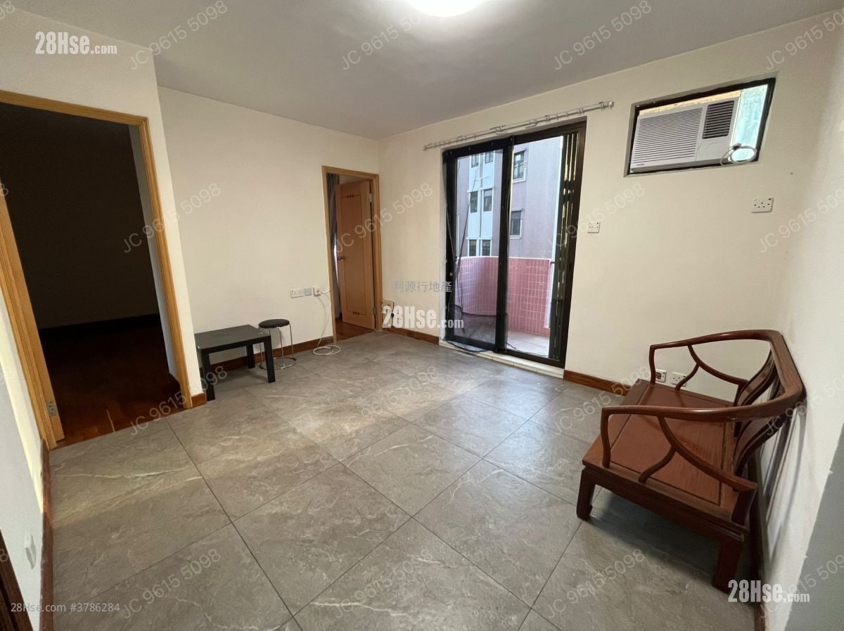 Village Rental 3 Bedrooms , 1 Bathroom 700 ft²