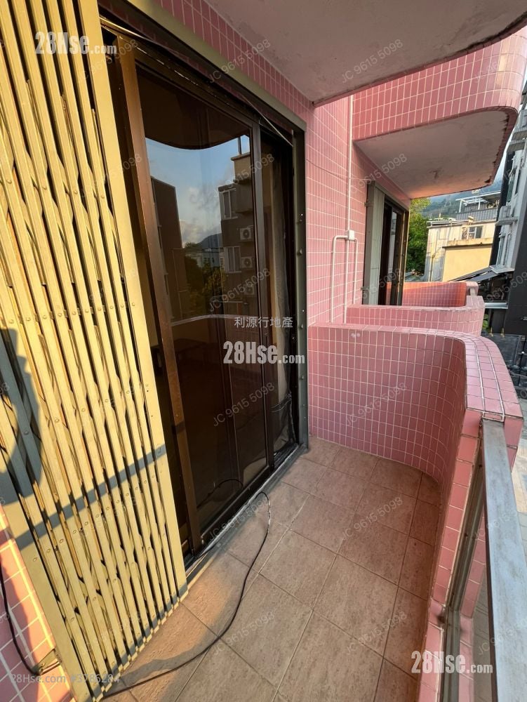 Village Rental 3 Bedrooms , 1 Bathroom 700 ft²