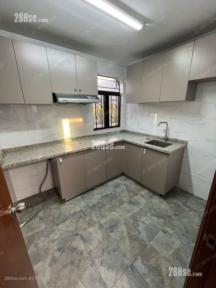 Village Rental 3 Bedrooms , 1 Bathroom 700 ft²