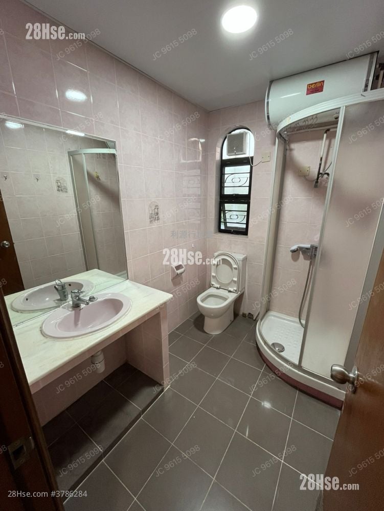 Village Rental 3 Bedrooms , 1 Bathroom 700 ft²